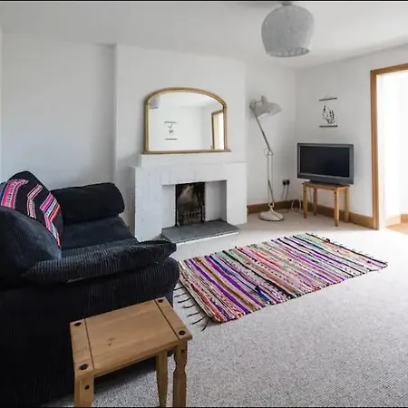 Spacious 2 Bedroom Apartment Near Seafront Penzance Exterior photo