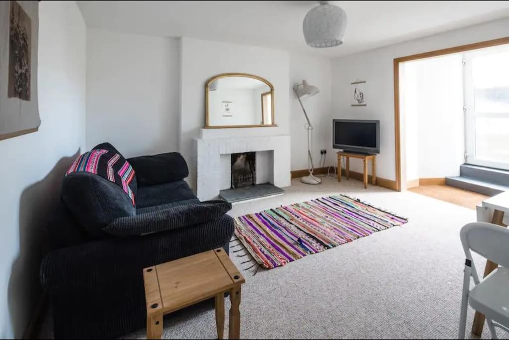 Apartment Spacious 2 Bedroom Near Seafront *